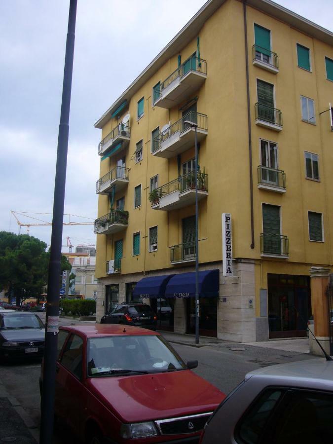 Arcobaleno Affittacamere Verona Bagian luar foto